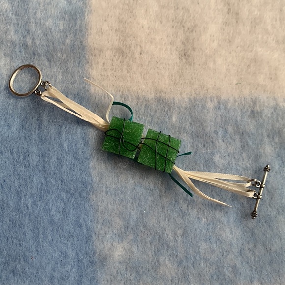 2x14$ ☃️ ❄️ Short bracelet Wire & ceramic squares & ribbons  (2) - green - Picture 3 of 6